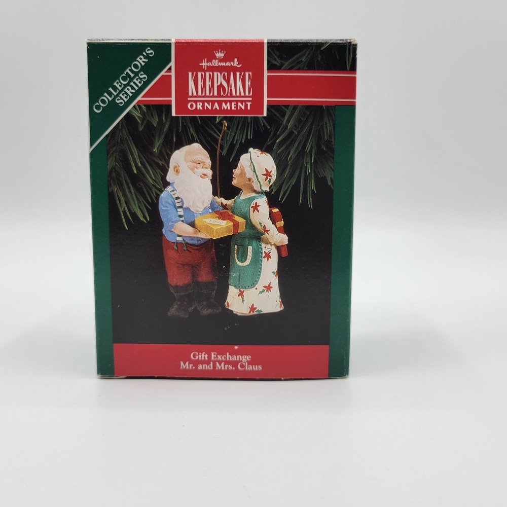 Vtg Hallmark Gift Exchange Mr. and Mrs. Claus Dated 1992 Christmas Tree Ornament